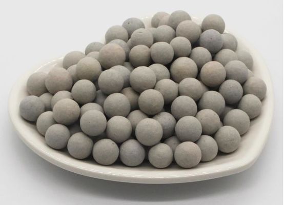 Bolas cerâmicas inertes do óxido de alumínio do apoio para o gás natural 1300-1400 Kg/M3
